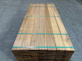 Ca. 68x Guyana Teak Planken Geschaafd, 25x140mm, lengte 215cm